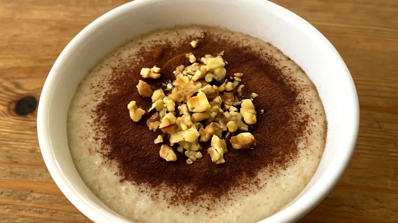 Amaranth-Pudding mit Kakao und Walnüssen"